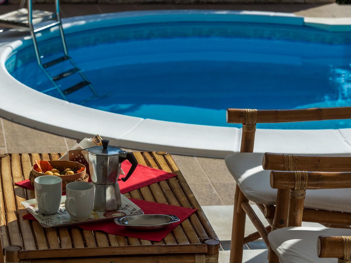 Spacious Holiday Home In Molat With Pool Brgulje Buitenkant foto